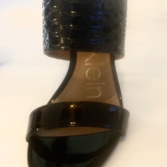 Calvin Klein Size 5 ½ Black “Alligator-Look”  3 ¾” Heel - Picture 4 of 7